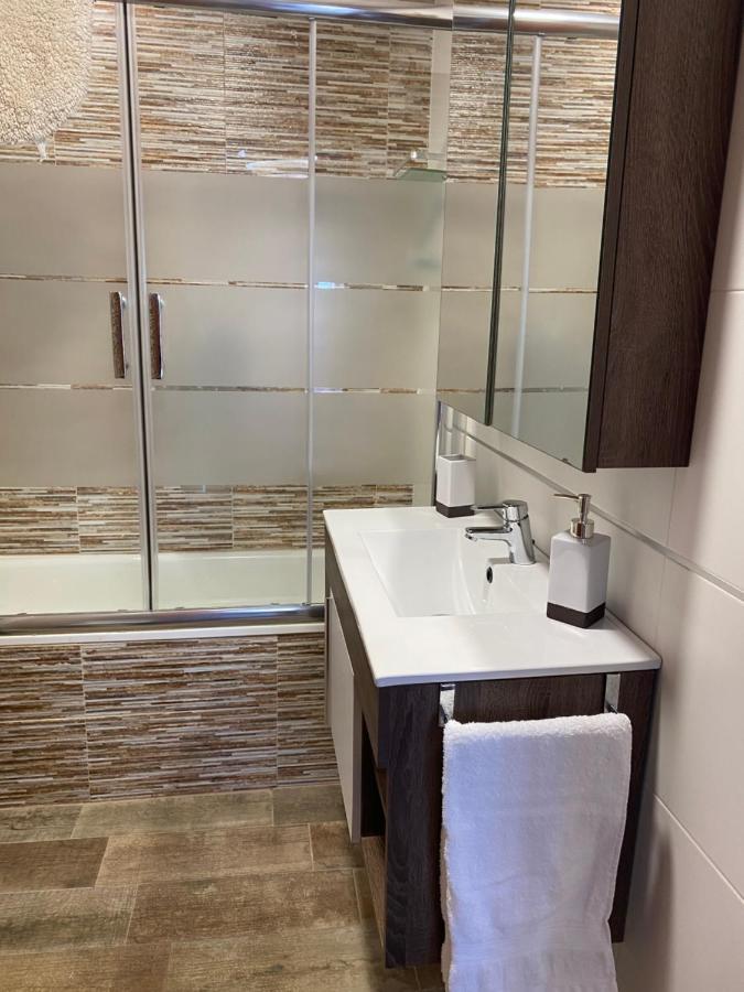 גרוצ'ה Apartamento Andalucia - Sea View, Beach, Marina, Lift & Free Parking מראה חיצוני תמונה