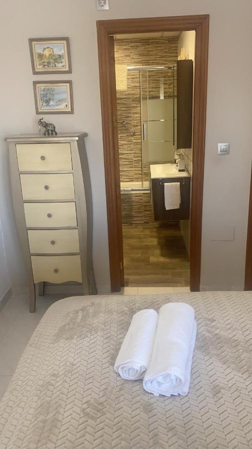 גרוצ'ה Apartamento Andalucia - Sea View, Beach, Marina, Lift & Free Parking מראה חיצוני תמונה